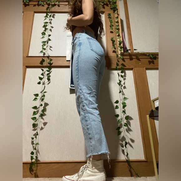 Straight leg Light wash dynamite Jeans (negotiable price) - Picture 2 of 3